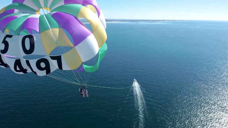 parachute snowboarding